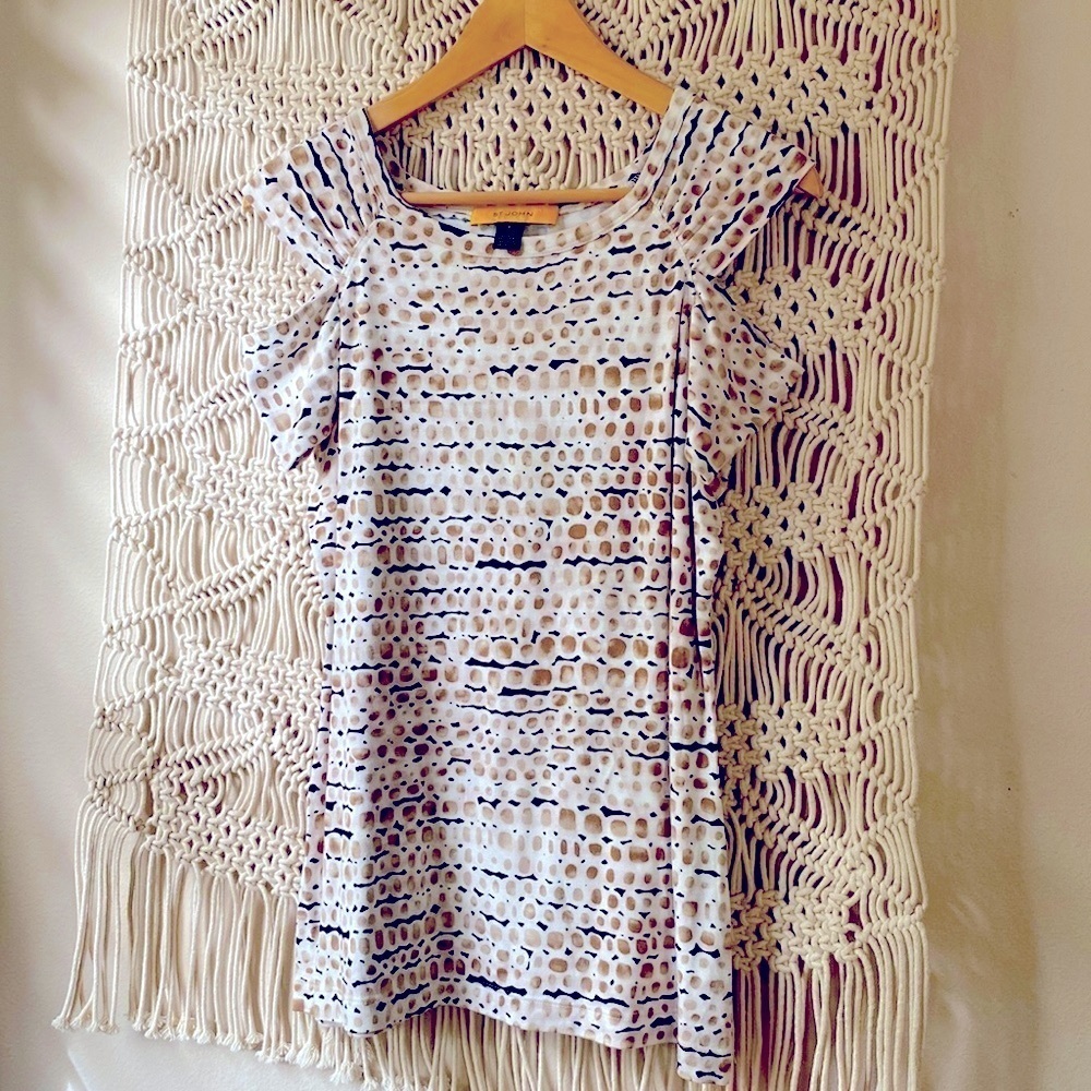 ST. John geometric split sleeve shirt sleeve white, tan, black blouse
